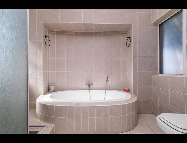 5 BEDROOM HOUSE FOR SALE IN DAINFERN GOLF ESTATE